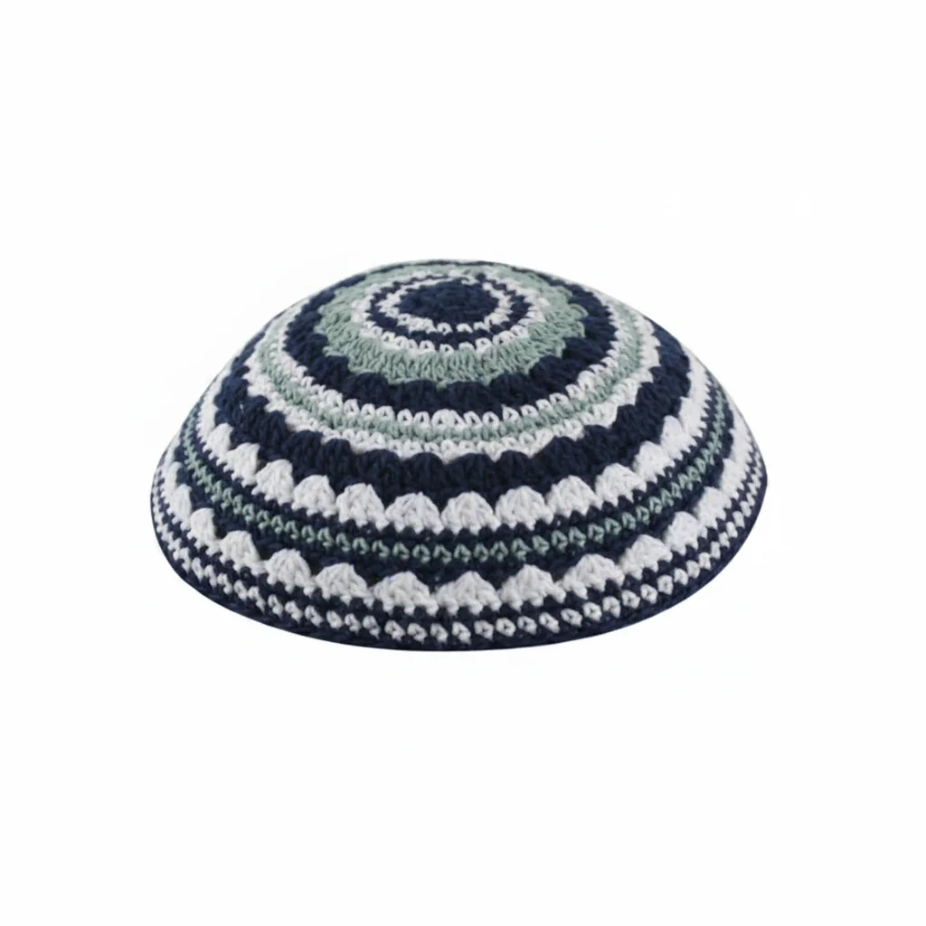 כיפה סרוגה שטיח 20 ס״מ כחול ירוק בהיר ולבן