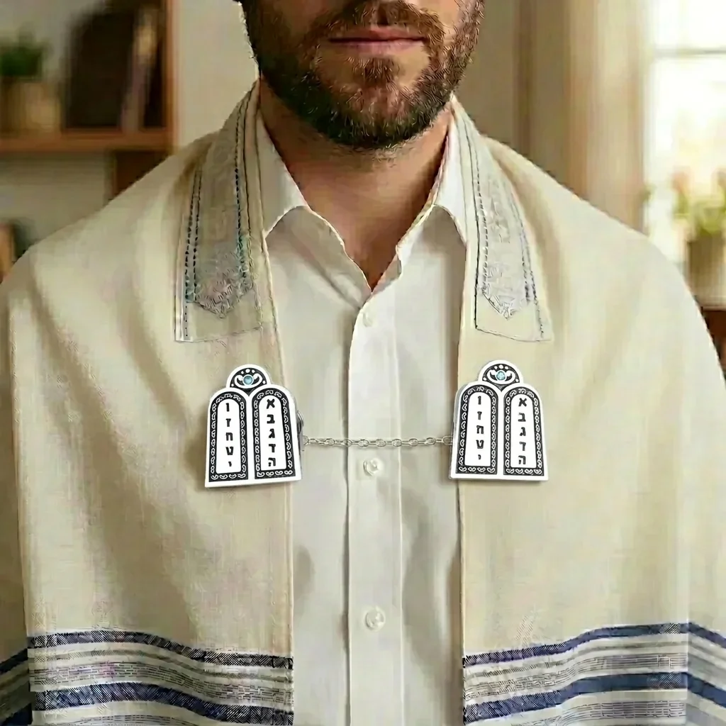 קליפס לטלית 33 ס״מ לוחות הברית עם שרשרת