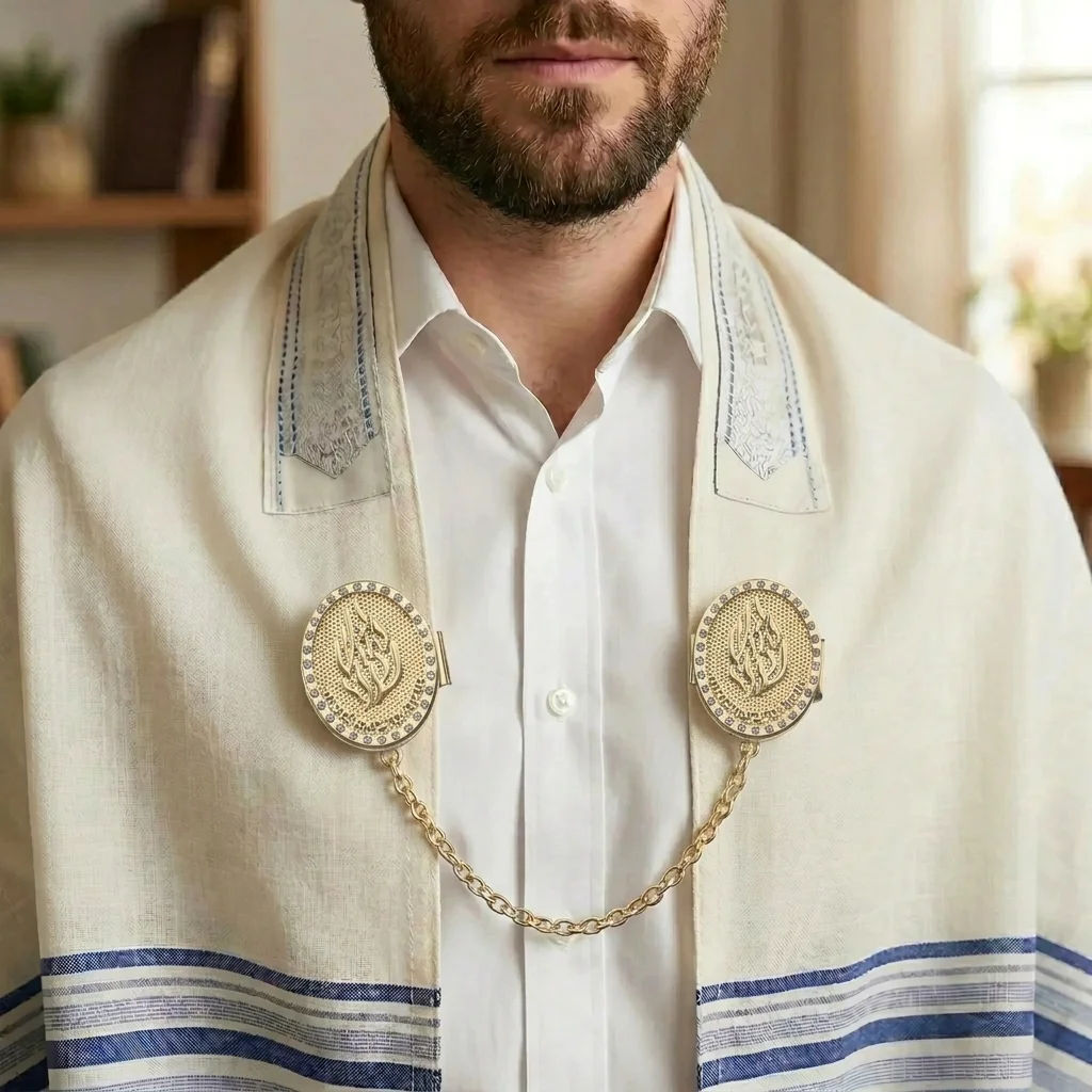 קליפס לטלית גימור זהב עם שרשרת 21 ס״מ