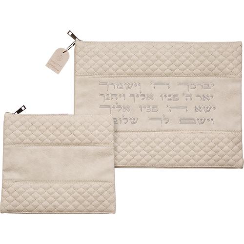 סט טלית תפילין דמוי עור אפור אותיות בולטות "יברכך" כסף 31×38 ס״מ