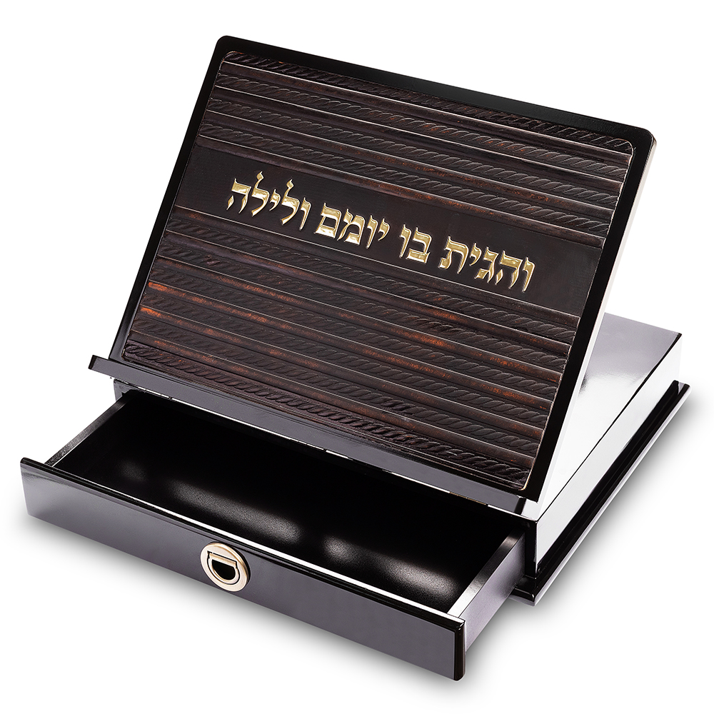 שטנדר מעץ עם פלקטה דמוי עור ומגירה 38×30 ס״מ